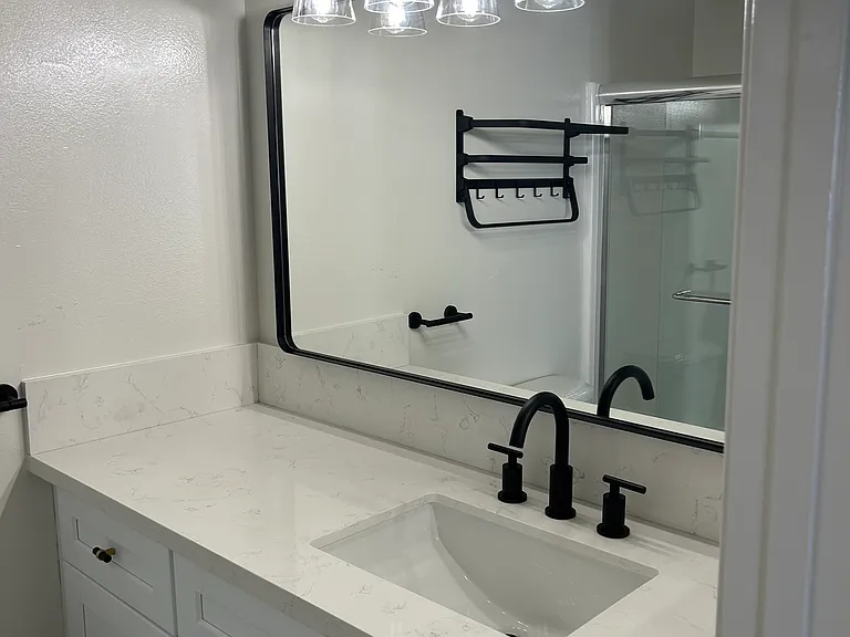 1924 Pelham Ave #201 — Photo 9