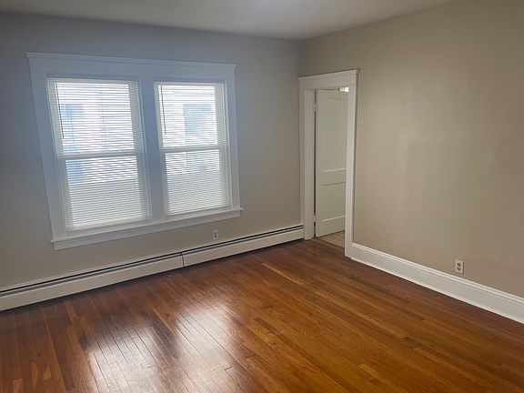 3rd image of 764 Newport Ave
