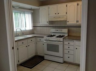 33 Arbor Dr, Providence, RI 02908