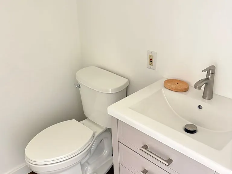 208 Pearl St #I — Photo 4