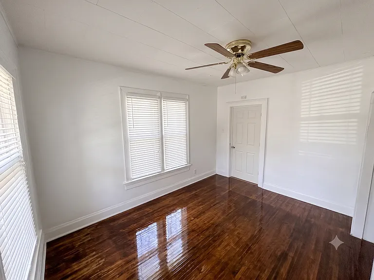 422 E Madison St #1E — Photo 2