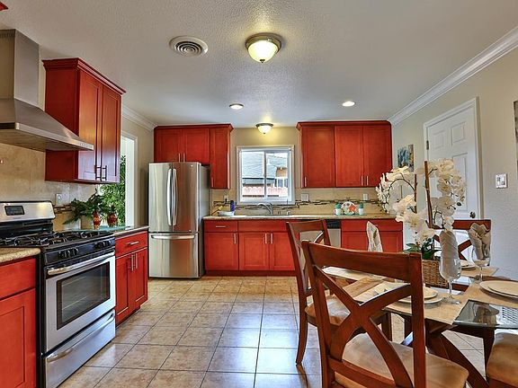 4th image of 502 War Admiral Ave