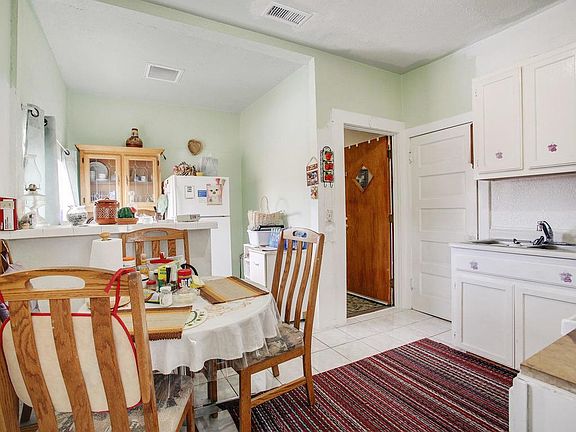 5th image of 612 Aspen Ave NW