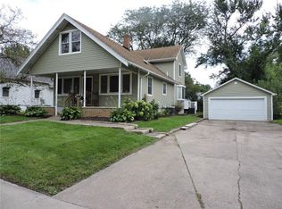 810 E Jefferson St, Winterset, IA 50273