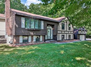4 Duane Dr, North Reading, MA 01864