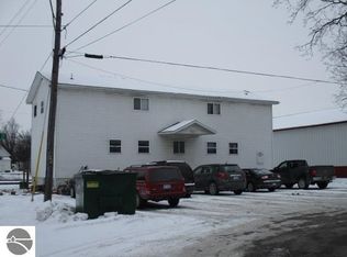 320 E Main St, Breckenridge, MI 48615