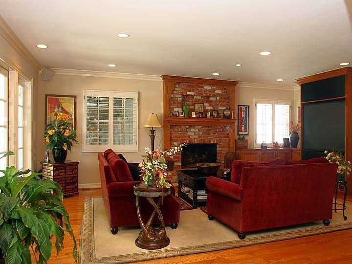 1st image of 4880 Brewster Dr