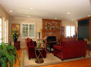 4880 Brewster Dr, Tarzana, CA 91356