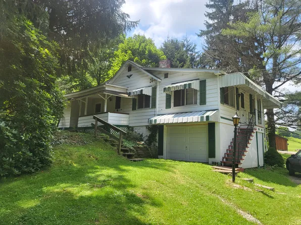 1127 Hungry Hollow Rd, Vandergrift, PA 15690