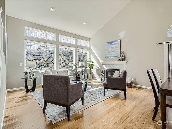 4th image of 24305 SE 41st Pl