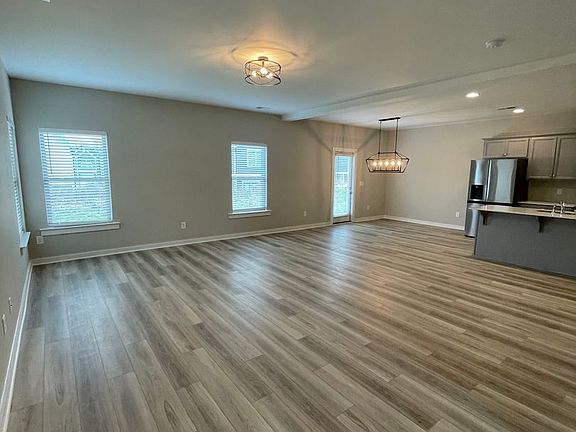 4th image of 274 Shiloh Creek Dr