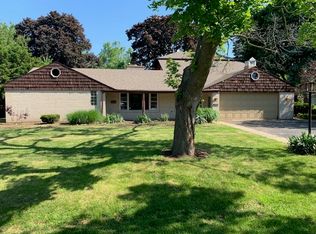 2750 Mayfield Dr, Park Ridge, IL 60068