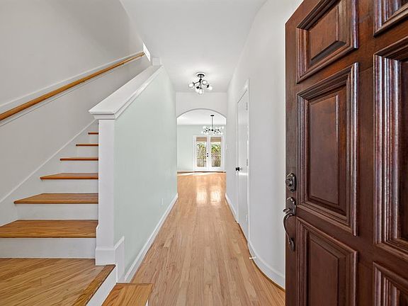 2nd image of 3735 Main Poplar Drive
