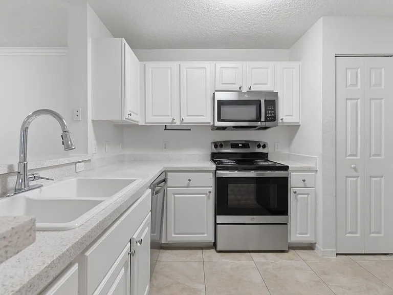 4240 Summer Landing Dr #102 — Photo 4