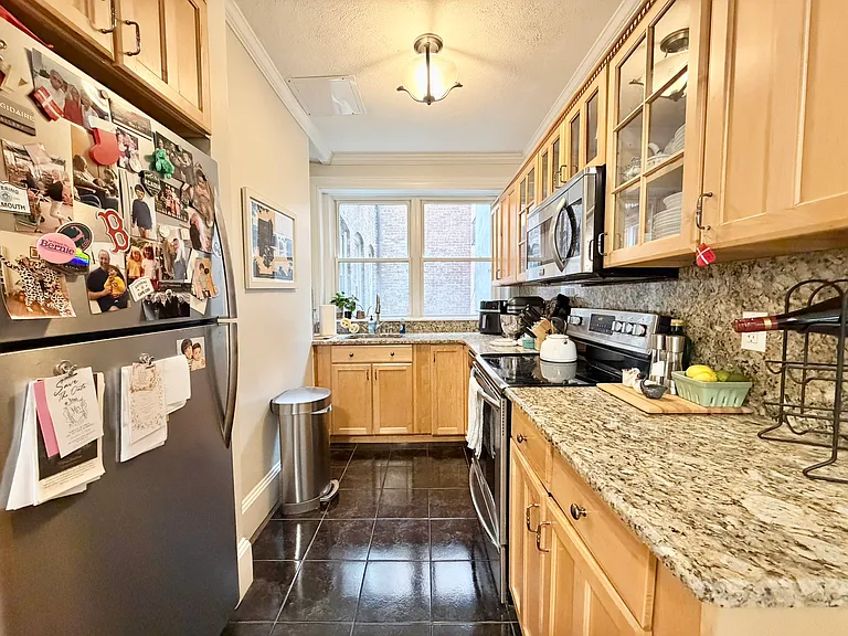 33 Charter St #2 — Photo 6