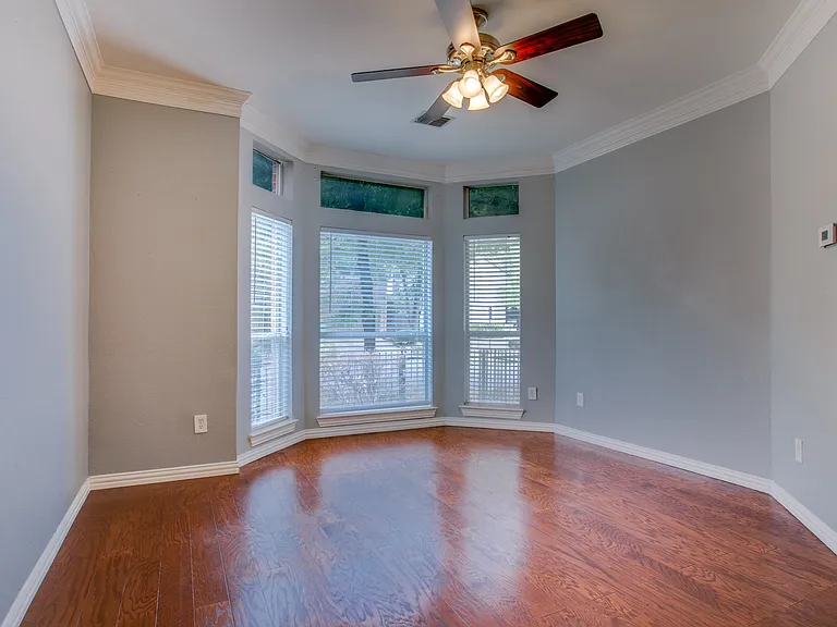3951 N Hall St — Photo 5