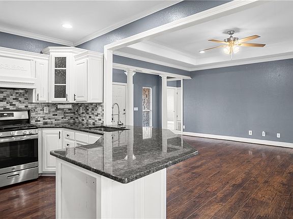 5th image of 3141 N Warwick Dr