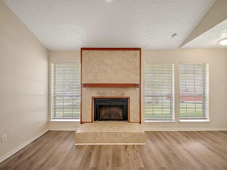 16906 Canary St — Photo 5