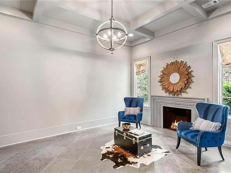 5265 Peachtree Dunwoody Rd — Photo 55