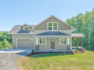 192 Red Hawk Dr, Castle Rock, WA 98611