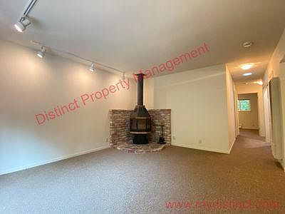 4th image of 270 Farmer St