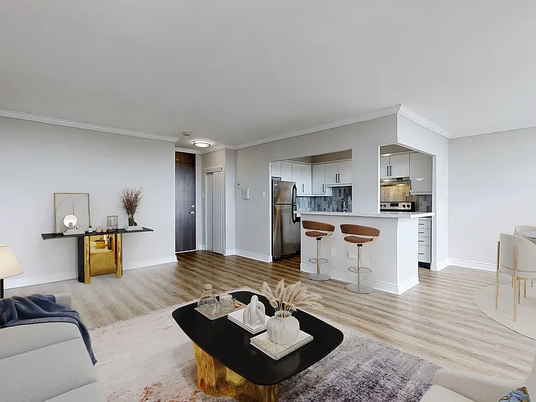 40 Pleasant Blvd — Photo 11