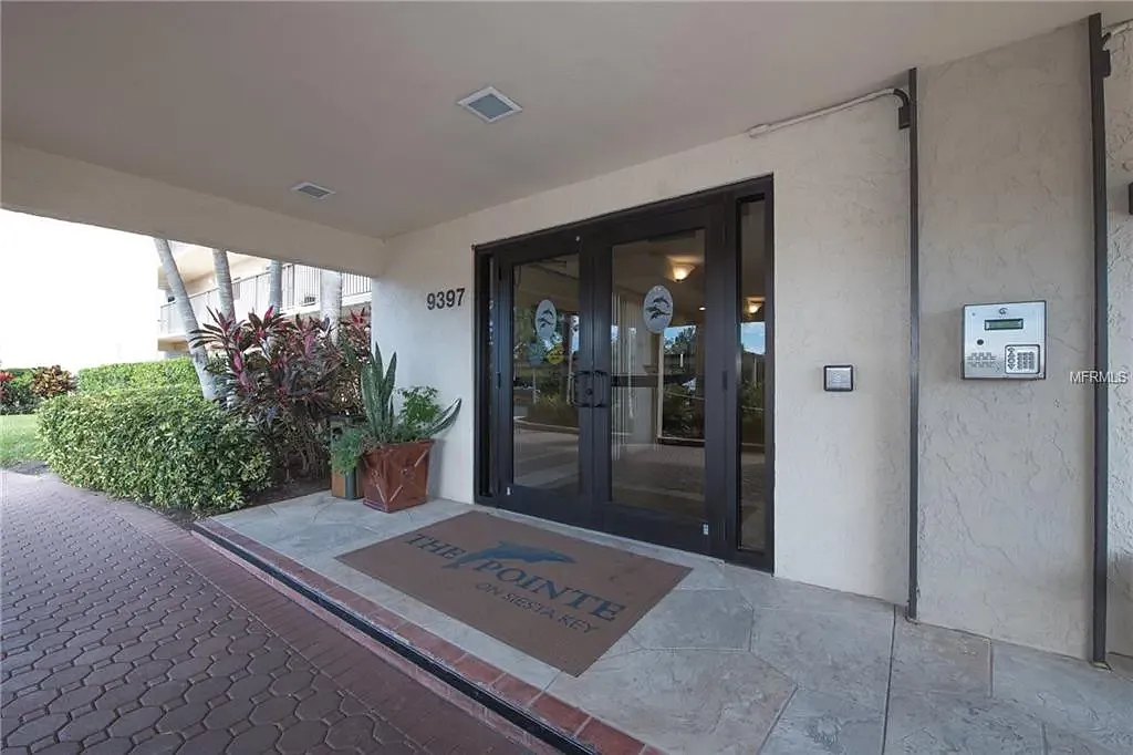 1 bed, 950 sqft, $2,750 — Photo 1