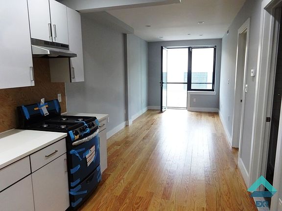 3rd image of 969 Lafayette Ave #1