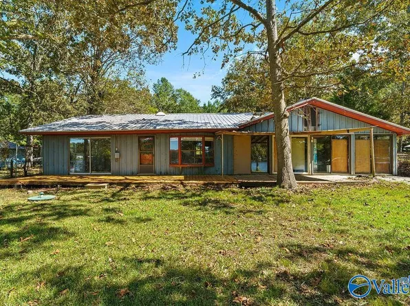 54 Starr Dr, Ashville, AL 35953