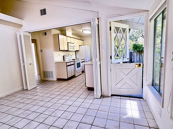 4th image of 251 Karen Way