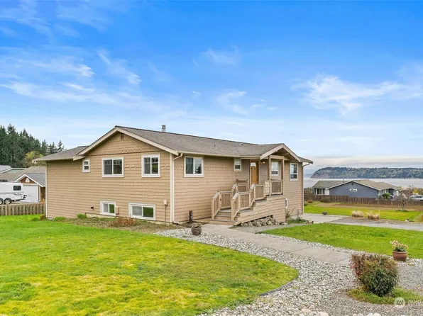 2782 Homestead Avenue, Clinton, WA 98237