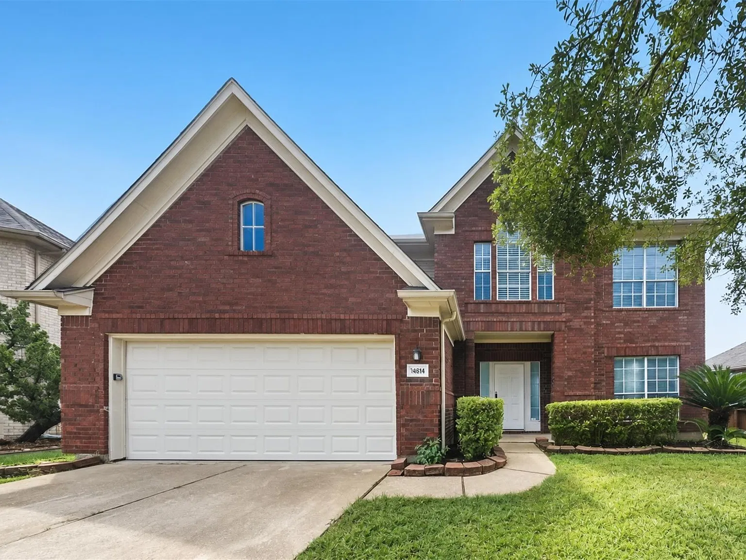 4 bed, 2.5 bath, 2435 sqft, $2,200 — Photo 1