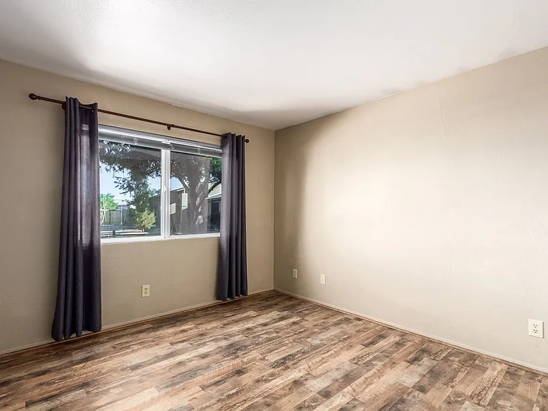 2321 E Enid Cir — Photo 33