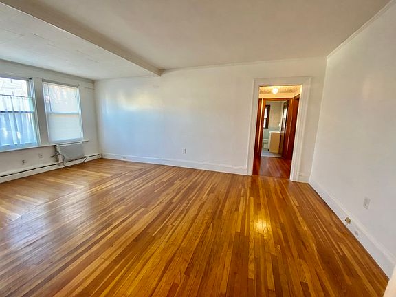 5th image of 113 Franklin Ave #1