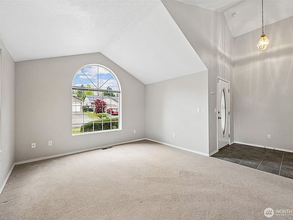 5th image of 8707 Sebastian Drive NE