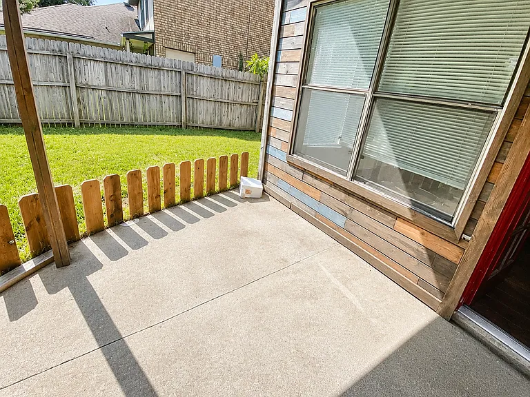2202 Prairie Creek Trl — Photo 27