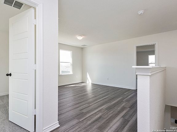 5th image of 4703 Plaza Center