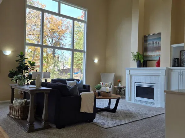 8217 W 93rd Street Cir, Bloomington, MN 55438