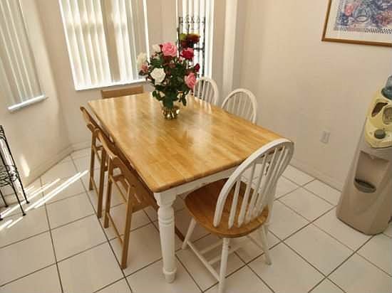 OIC4P2829-Breakfast-Nook