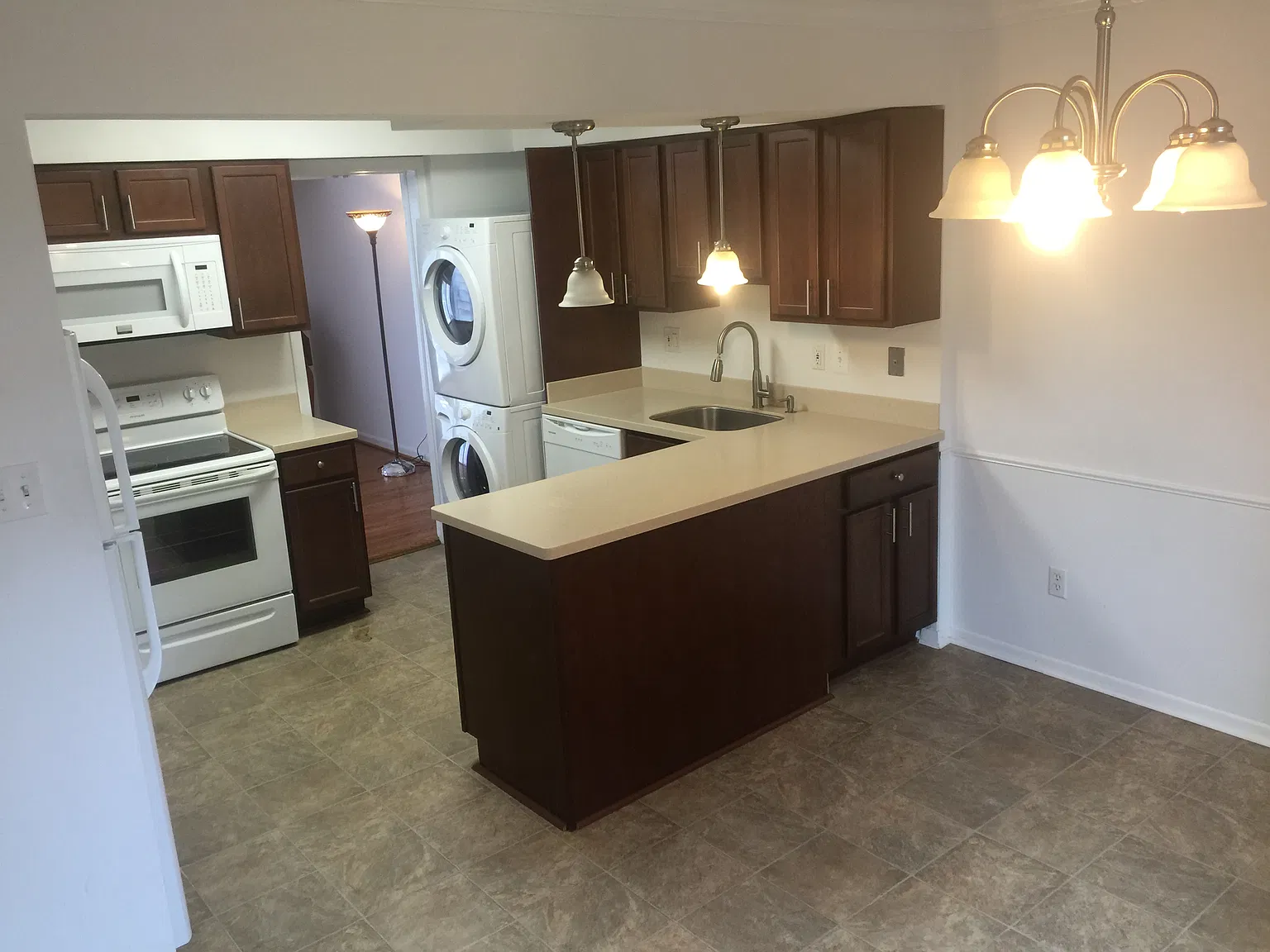 3 bed, 2.5 bath, 1302 sqft, $2,550 — Photo 4