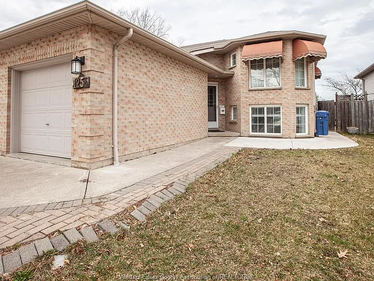 1256 Saint Paul Ave — Photo 1