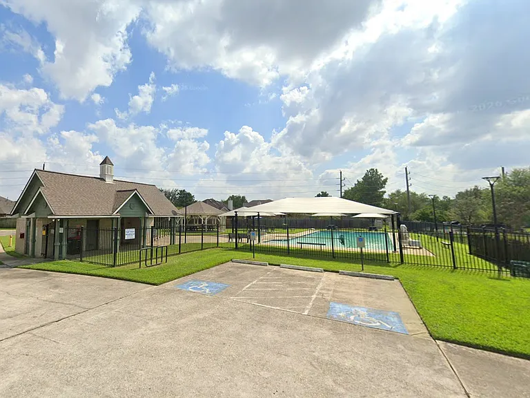 12035 Thornecrest Dr — Photo 20