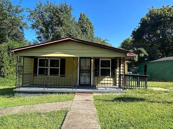 600 Main St