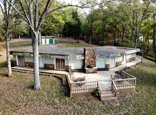 623 Cypress Ck Dr, Camden, TN 38320