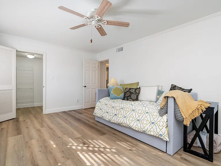 3200 Gulf Blvd #208 — Photo 34