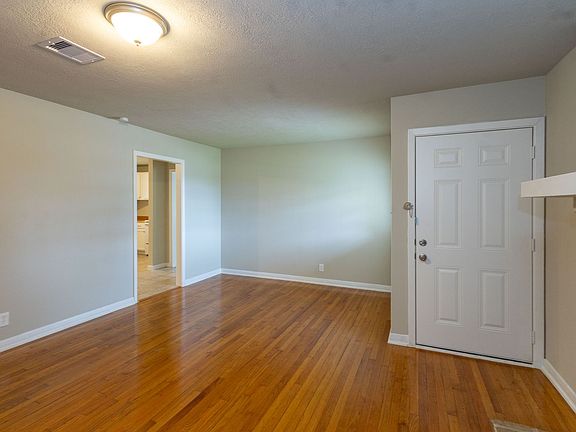 3rd image of 3815 Kipling Dr