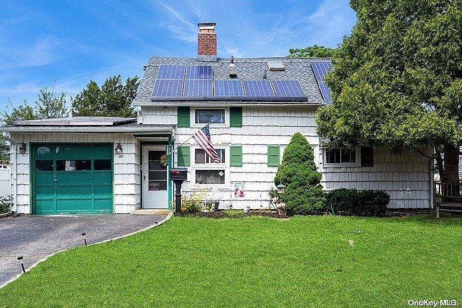 1st image of 172 Red Maple Drive E
