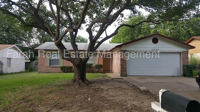 1st image of 1522 Vanderbilt Dr