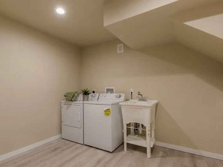 1546 Cottonwood Ave — Photo 10