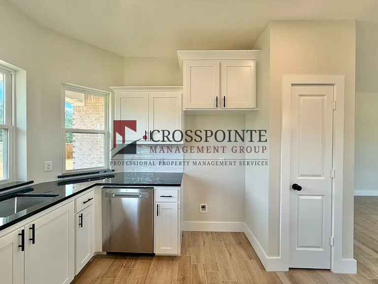 17430 Crossing Cir — Photo 7